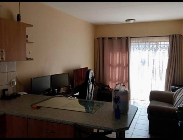 0 BEDROOM APARTMENT FOR SALE IN VANDERBIJLPARK SE 4